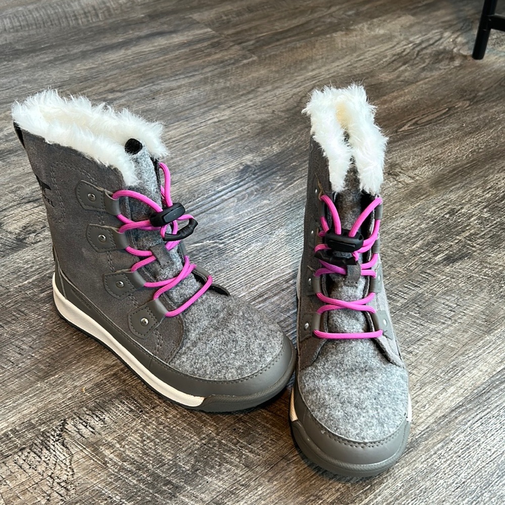 Sorel boots, kids size 1